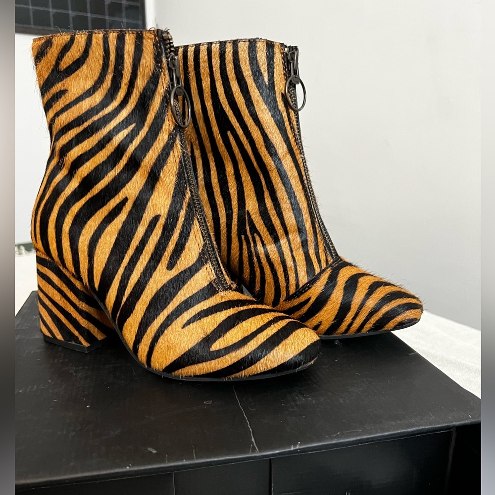 New Rag & Co. zebra calf hair booties
